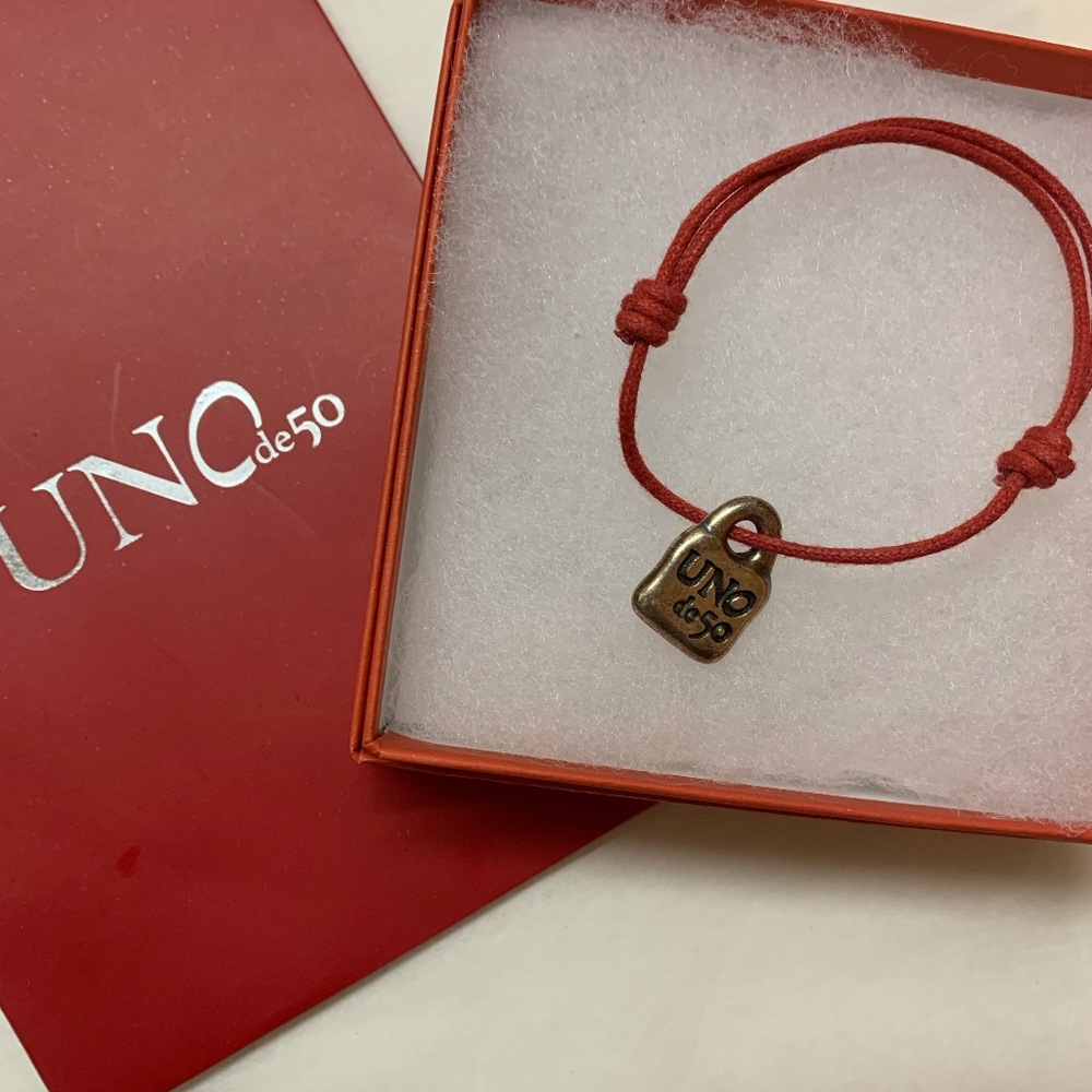 UNO de 50 red cord slide knot bracelet